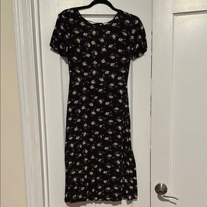Black Floral Short Sleeve Midi Dress with Crew Neck and Tie Back